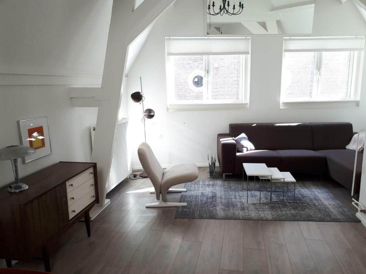 Apartamento Tiny Monumental House In Down Town Leiden Exterior foto