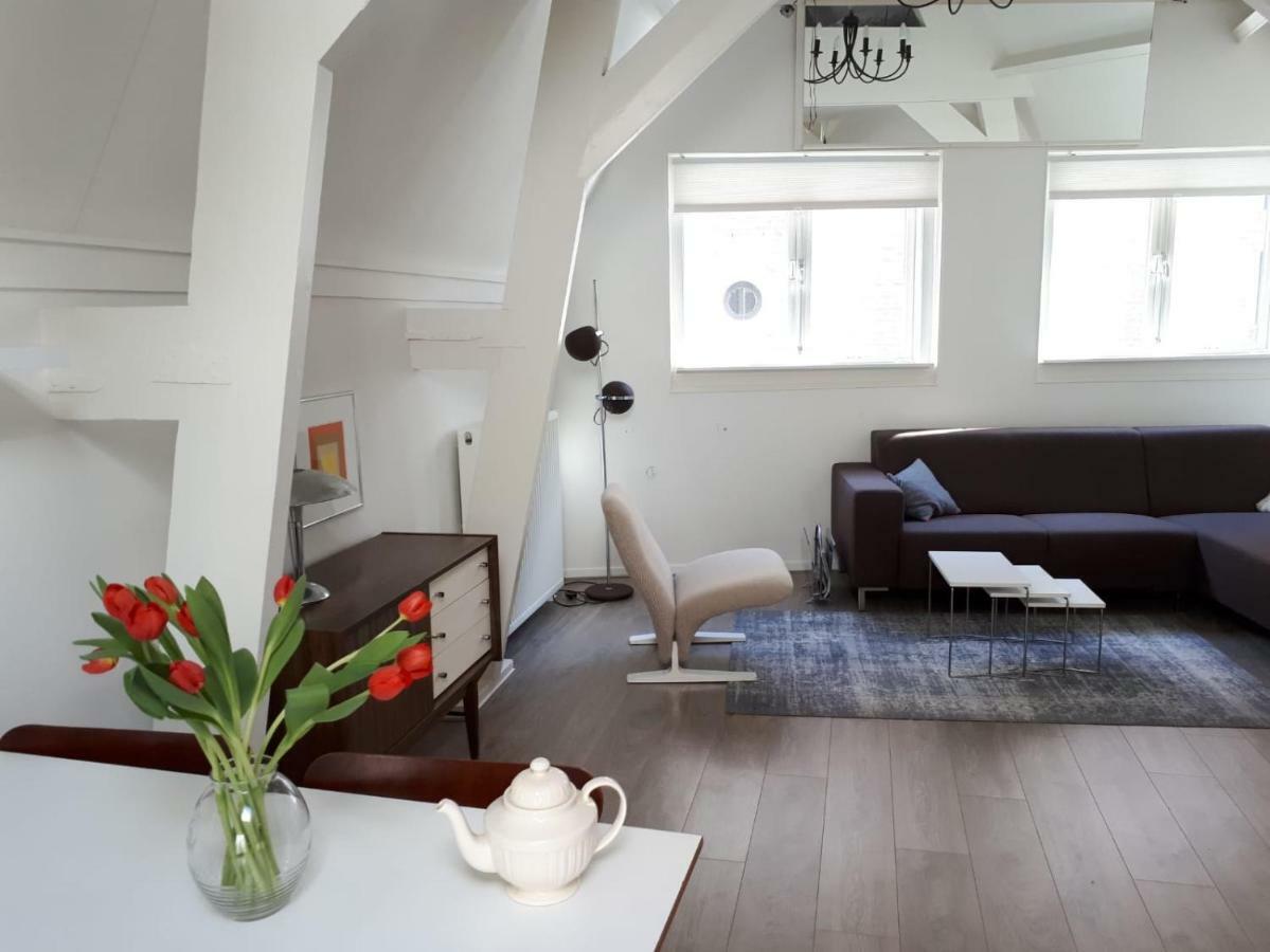 Apartamento Tiny Monumental House In Down Town Leiden Exterior foto